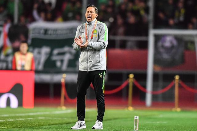 WCBA-韩旭19+8李梦13分 四川女篮13连胜领跑